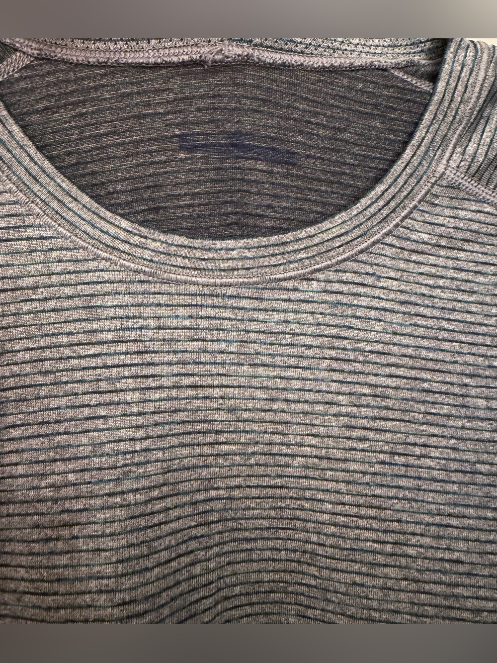 Lululemon Men’s Active Striped Tee in Gray, Size Small - Picture 3 of 11